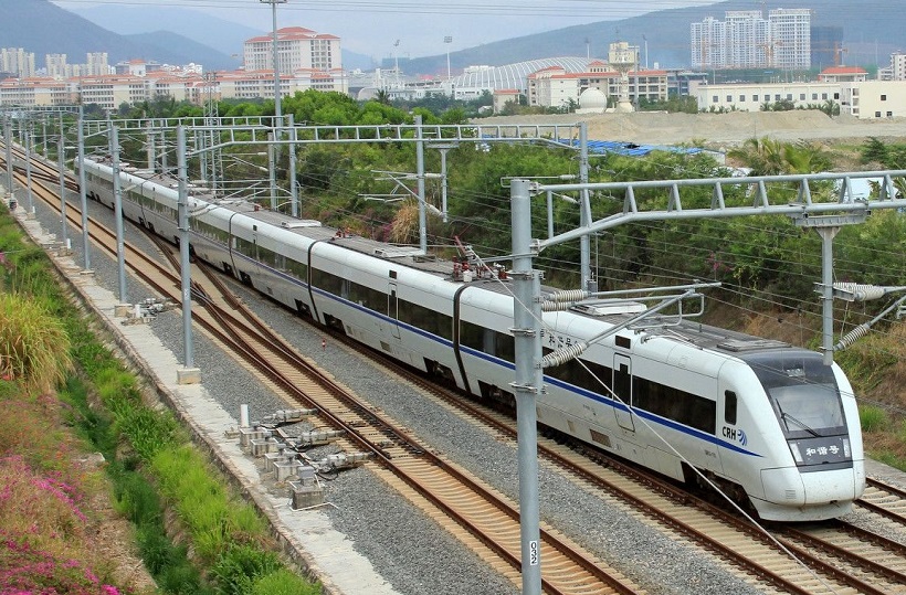 海南省首批铁路国际联运货物顺利出境